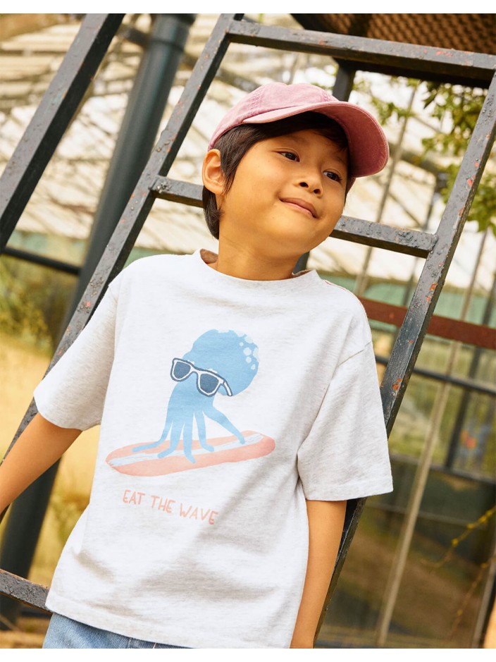 Oruo Surfing Octopus Relaxed-Fit Graphic Tee